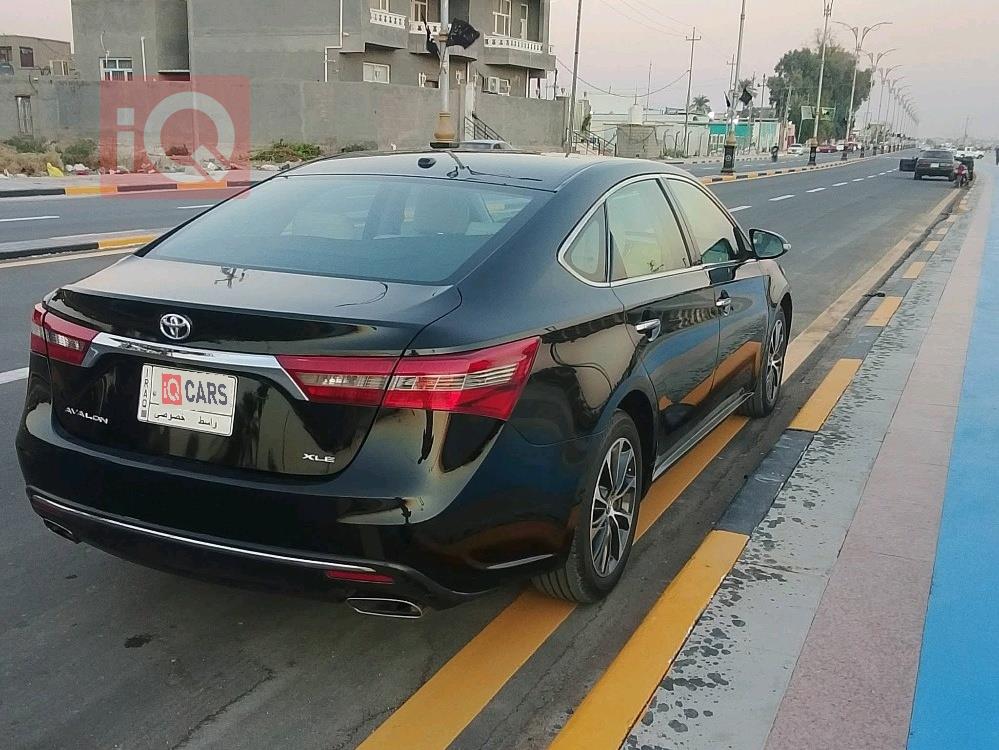 تويوتا أفالون